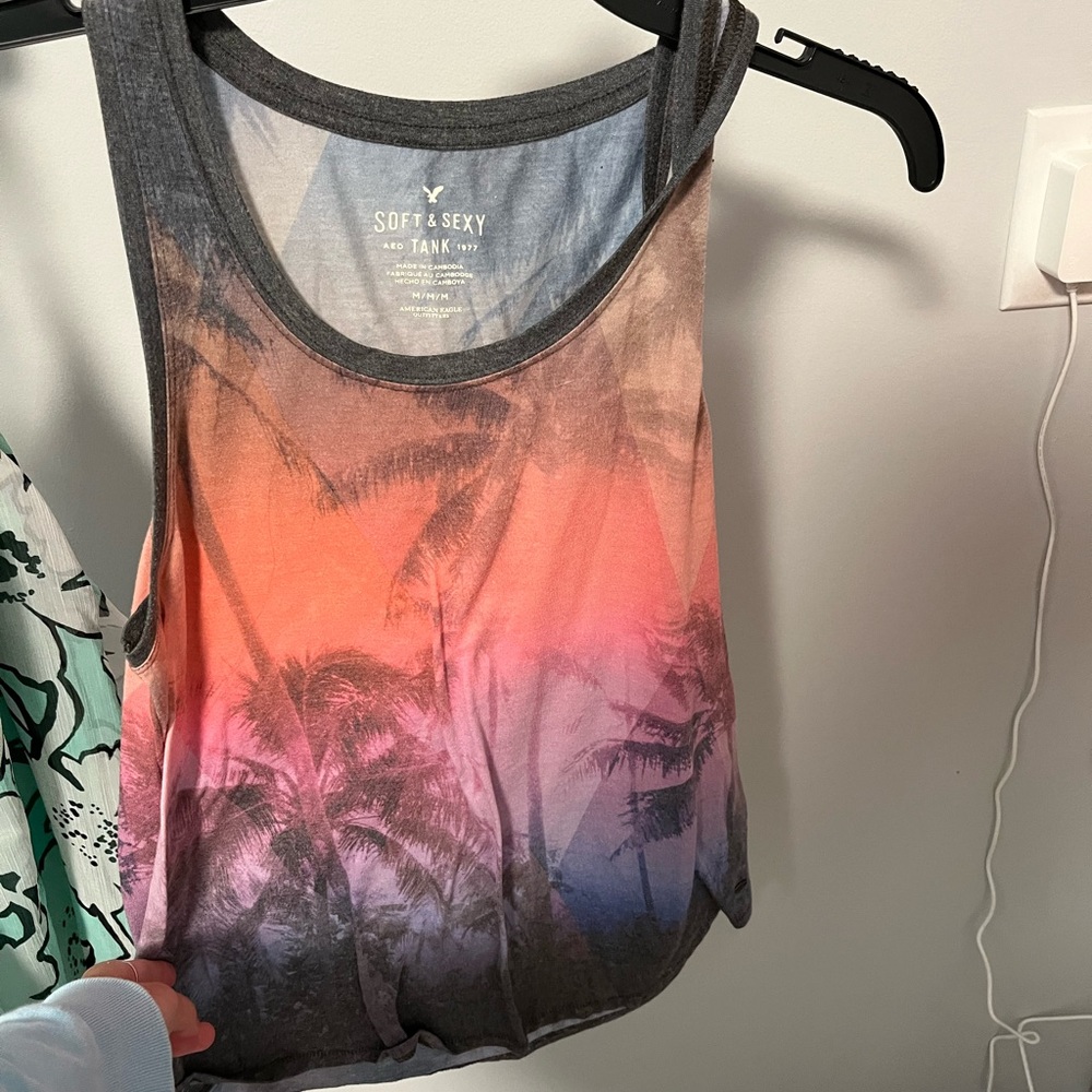 Ombré tank size medium